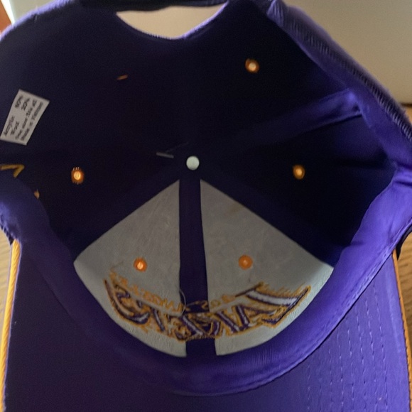 Los Angeles Lakers Cap NWOT - Picture 3 of 3